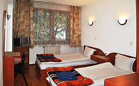 Семеен хотел Зора
